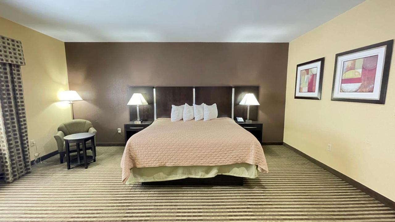 Whitney Inn & Suites Hamden Exterior foto